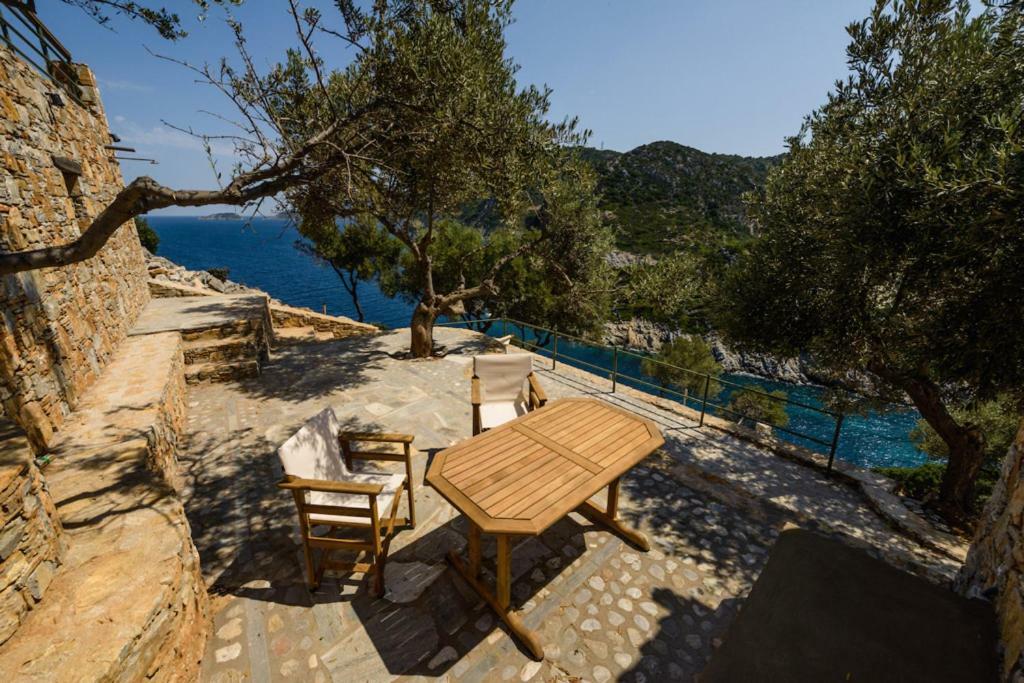Alónnisos Casa Milos Stone Chalets מראה חיצוני תמונה